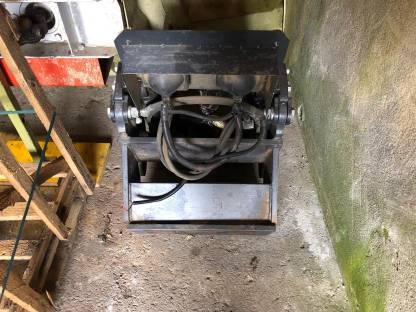 Bild 5:Hauer Fronthydraulik, Frontladerkonsole 1750 Lindner