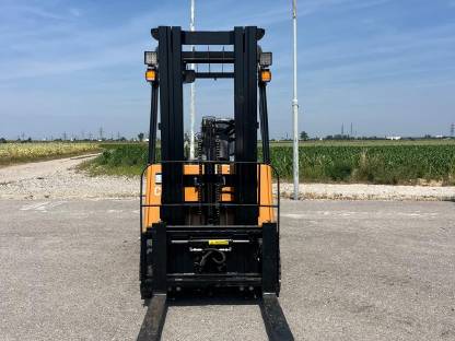 Bild 3:1,5 t Elektrostapler Triplexmast 25 Bstd.