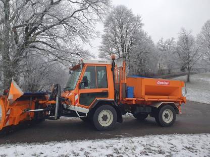 Bild 3:Schneepflugplatte für Unitrac