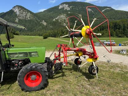 Bild 5:Pöttinger Kreiselheuer Hit 54