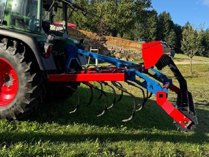 Hatzenbichler Goliath 2,35 m Grubber mit Exactor Saatkasten