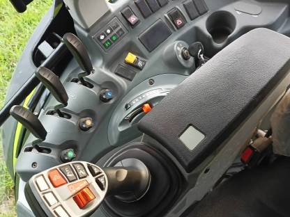 Bild 6:Claas Arion 420