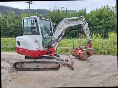 Bild 3:Takeuchi TB235-2