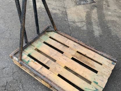 Bild 3:Montagegestell für Motor