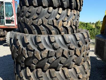 Bild 2:Reifen 710/70R42 und 600/70R30 Nokian Steel Belted Traktor