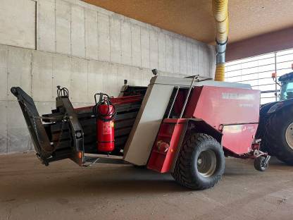 Bild 6:Welger D6050 49-Messer-Schneidwerk