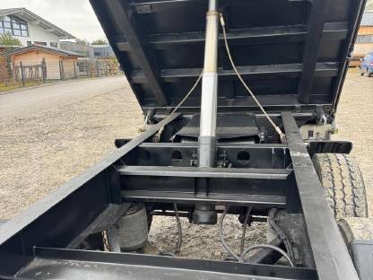 Bild 5:Kögel 3-Seiten-Kipper ZK 18