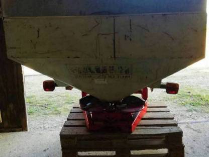 Bild 2:Kunstdüngerstreuer Rauch ZS1000N