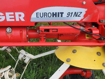 Bild 5:Pöttinger Kreiselheuer EuroHIT 91NZ