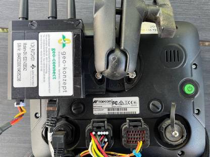 Bild 2:Topcon X25 RTK Lenksystem