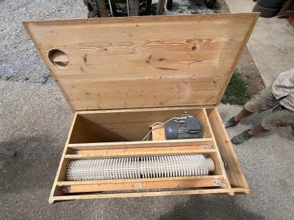 Bild 7:Getreidemühle inkl. Siebkasten