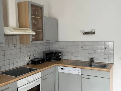 Neuwertige Küche inkl. Geräte