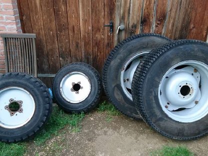 Bild 2:Rasenbereifung Agrokid, Same Solaris 320/85 R24 und 10.0/75 15.3