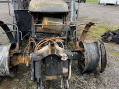 Ausgebrannter John Deere 6400