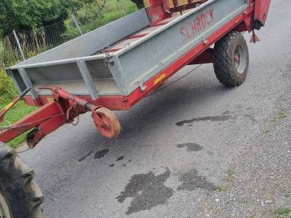 Bild 2:Schröck Miststreuer