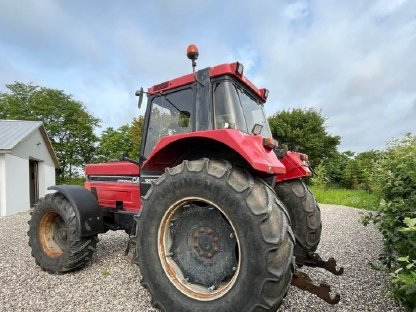 Bild 2:Case 1255 XL Traktor