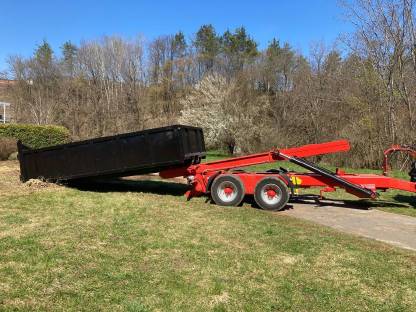 Bild 3:Muldenkipper/Hakenliftanhänger