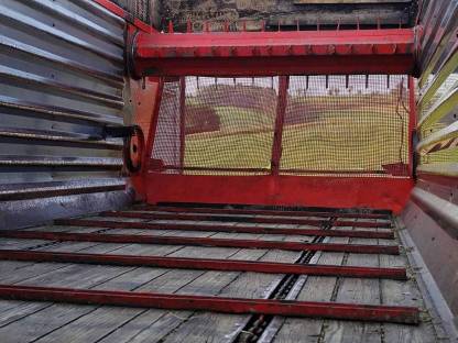 Bild 5:Silierwagen, Kratzbodenwagen Pöttinger