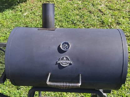 Bild 2:Holzkohlegrill mit Kastaniengrillpfanne Jamestown