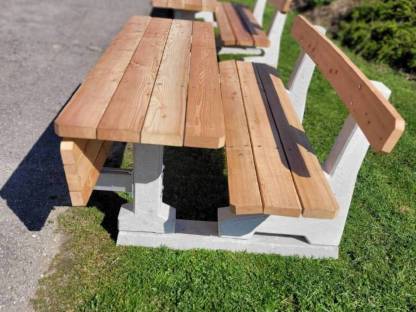 Bild 2:Hausbank, Gartenbank, Tisch