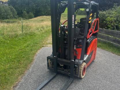 Bild 2:Elektrostapler Linde E16 EVO