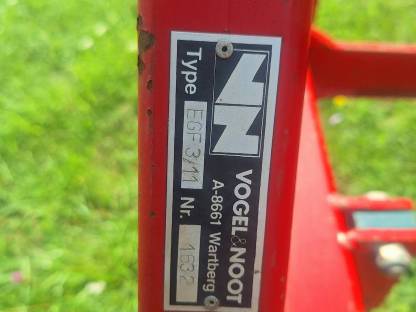 Bild 5:Grubber mit Saatkasten