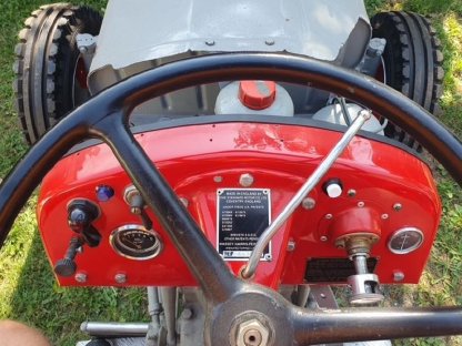 Bild 7:Ferguson TEF 20 (1955) – Top restauriert & einsatzbereit