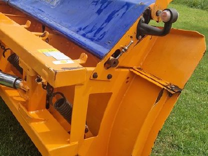 Bild 6:Springer SSL 3001-Unimog-Lader-Salzstreuer-Schneefräsen-Steyr