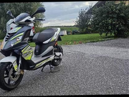 Bild 3:Piaggio NRG Roller