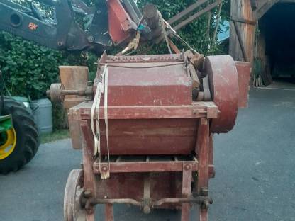Bild 2:Dreschmaschine