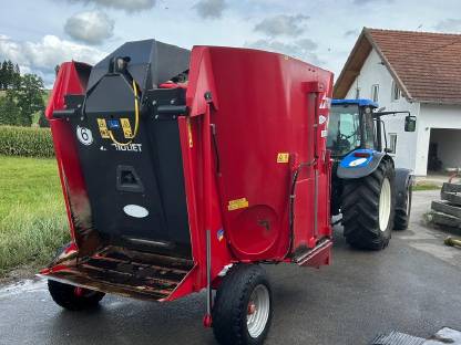 Bild 2:Futtermischwagen Trioliet Gigant 900