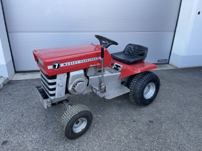 Massey Ferguson 7 Sammlerstück