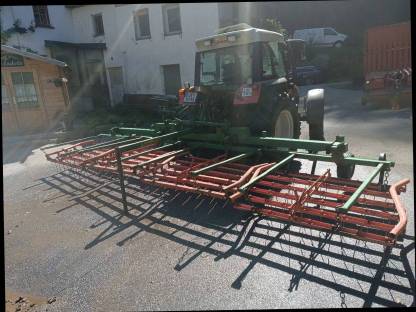 Bild 6:Grünlandstriegel Heger 6 m