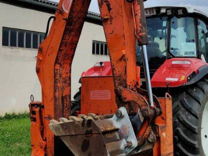 Bild 3:Heckbagger Schaeff