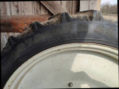 Bild 4:Hackfruchträder Taurus 270/95 R 44