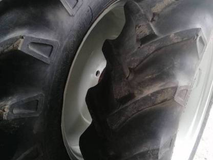 Bild 2:Kompletträder Vredestein Tractor Transport