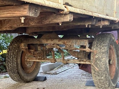 Gefederter Gummiwagen