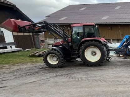 Bild 7:New Holland TS 110, Hauer Frontlader