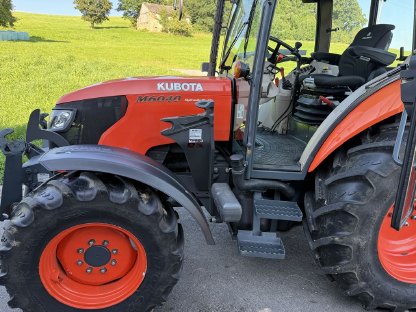 Bild 6:Traktor Kubota 6040