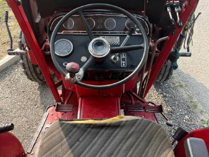 Bild 2:International Traktor