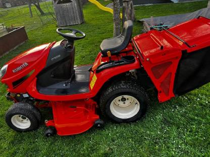 Bild 2:Kubota Rasenmähertraktor