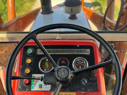 Bild 7:Steyr 8070, 40 km/h, vollhydraulischer Frontlader