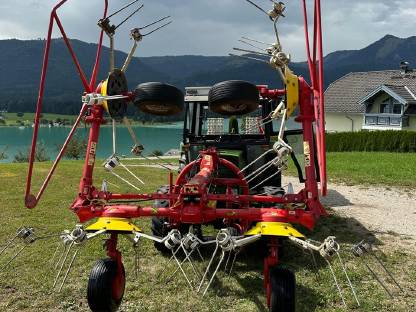 Bild 3:Pöttinger Kreiselheuer Hit 54