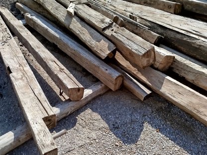 Günstige abzugeben: Holz / Altholz / Dachstuhlholz / Tram