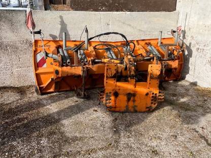 Bild 2:Hydrac Schneepflug LB-3-300