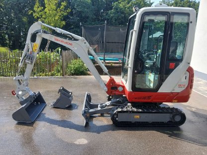 Bild 3:Minibagger Takeuchi TB216 V4 mit Powertilt