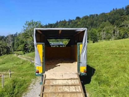 Bild 3:Viehanhänger