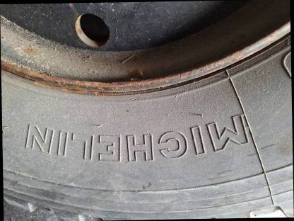 Bild 4:1x LKW Reifen mit Felge 315/75 R 22,5 von Michelin