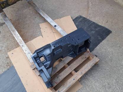 Bild 2:Vorderachsbock für Steyr 8130 SK2