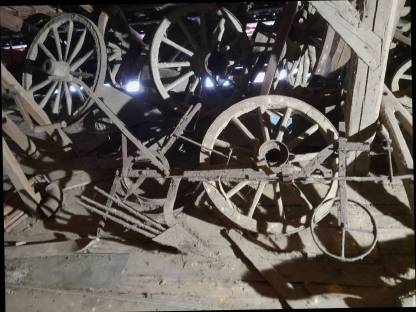 Bild 6:Alte landwirtschaftliche Geräte